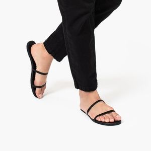 TKEES Gemma Sandal in Black NWT